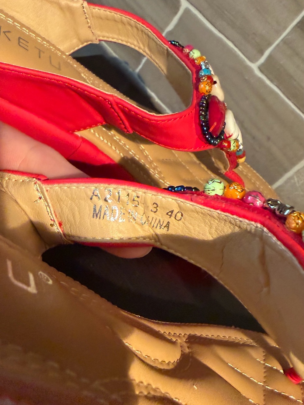 SIKETU Red Beaded Shell Platform Wedge Sandals Size 40 / US 9 - Picture 6 of 9